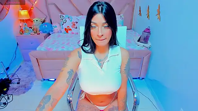 Snapshot of natalia-888 chatting on 12.17.24 natalia-888 online show from 12.17.24
