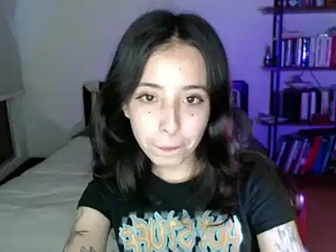 Snapshot of babyluna_8_8 chatting on 12.18.24 babyluna 8 8 online show from 12.18.24