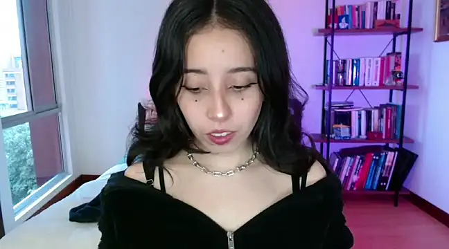 Snapshot of babyluna_8_8 chatting on 12.31.24 babyluna 8 8 online show from 12.31.24