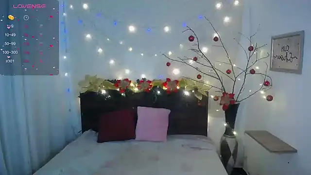 Snapshot of NikkieMilky chatting on 12.16.24 NikkieMilky online show from 12.16.24