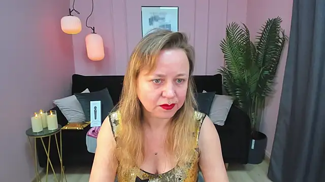 Snapshot of GabrielGold chatting on 12.26.24 GabrielGold online show from 12.26.24