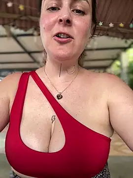 Snapshot of misslulipop chatting on 12.29.24 misslulipop online show from 12.29.24