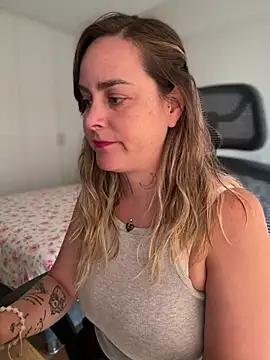 Snapshot of misslulipop chatting on 03.16.25 misslulipop online show from 03.16.25