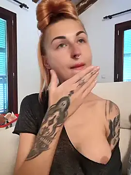 Snapshot of kylie_blck chatting on 02.04.25 kylie blck online show from 02.04.25