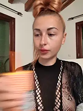 Snapshot of kylie_blck chatting on 02.06.25 kylie blck online show from 02.06.25