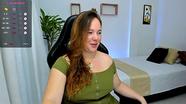 Snapshot of tamy_shine87 chatting on 12.02.24 tamy shine87 online show from 12.02.24