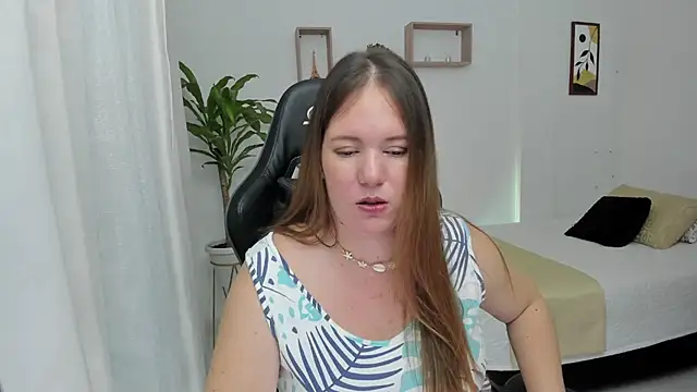 Snapshot of tamy_shine87 chatting on 12.20.24 tamy shine87 online show from 12.20.24