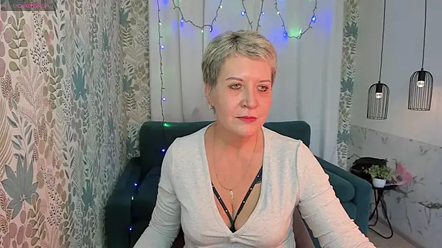 Snapshot of KathySunn chatting on 01.11.25 KathySunn online show from 01.11.25