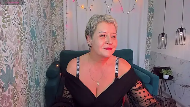 Snapshot of KathySunn chatting on 01.15.25 KathySunn online show from 01.15.25