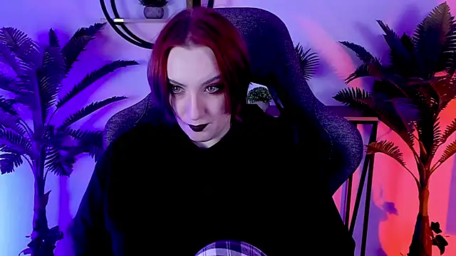 Snapshot of AsheLucker chatting on 12.15.24 AsheLucker online show from 12.15.24