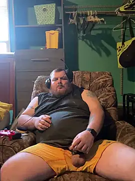 Snapshot of fatdickdaddy448 chatting on 12.24.24 fatdickdaddy448 online show from 12.24.24