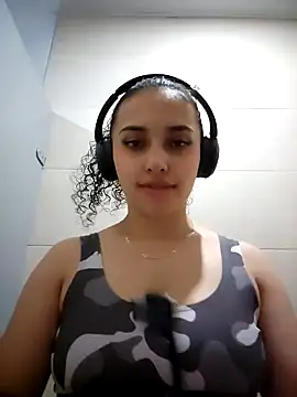 Snapshot of Lucy_Marin chatting on 12.03.24 Lucy Marin online show from 12.03.24