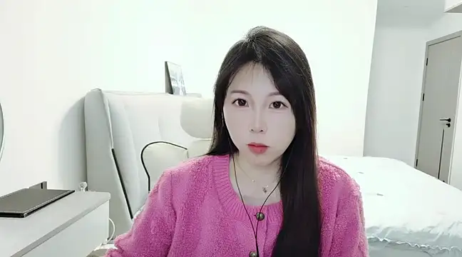 Snapshot of Sunset_glow chatting on 12.18.24 Sunset glow online show from 12.18.24