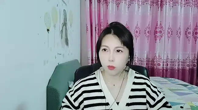Snapshot of Sunset_glow chatting on 01.19.25 Sunset glow online show from 01.19.25