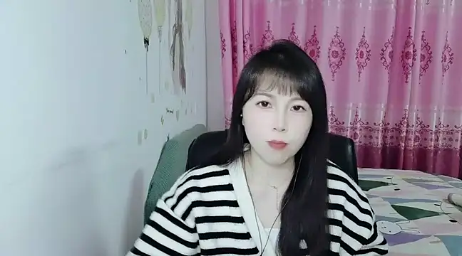 Snapshot of Sunset_glow chatting on 01.25.25 Sunset glow online show from 01.25.25