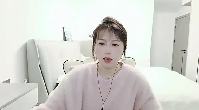 Snapshot of Sunset_glow chatting on 02.21.25 Sunset glow online show from 02.21.25