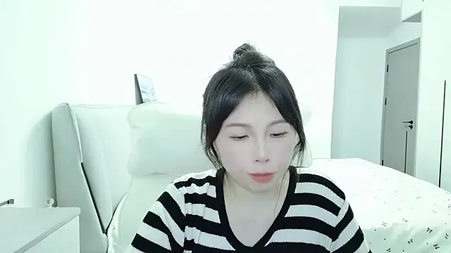 Sunset glow online show from 11.18.25