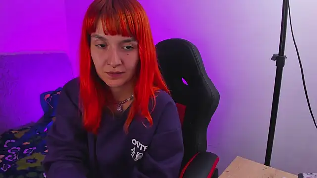 Snapshot of MaryJaneDove chatting on 01.13.25 MaryJaneDove online show from 01.13.25