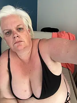 Snapshot of sexychazza16 chatting on 10.04.25 sexychazza16 online show from 10.04.25