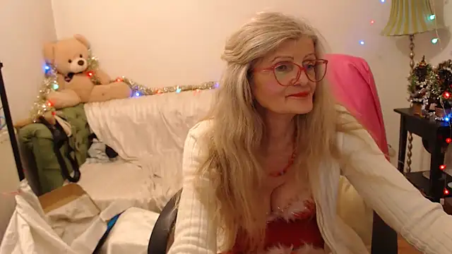 Snapshot of BlairFort chatting on 12.22.24 BlairFort online show from 12.22.24