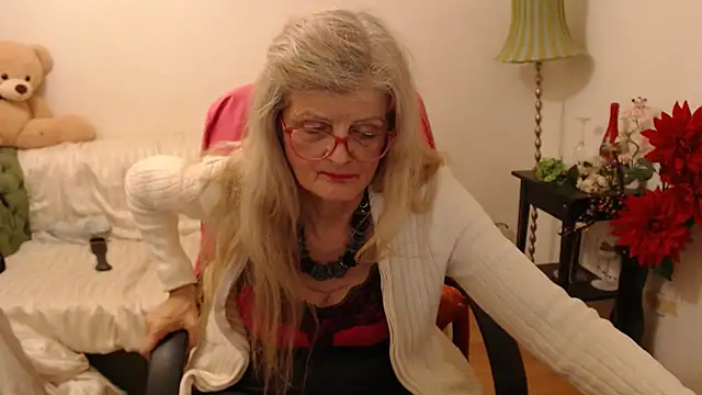 Snapshot of BlairFort chatting on 01.28.25 BlairFort online show from 01.28.25