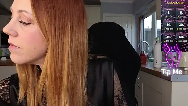 Snapshot of stripmequick chatting on 02.25.25 stripmequick online show from 02.25.25