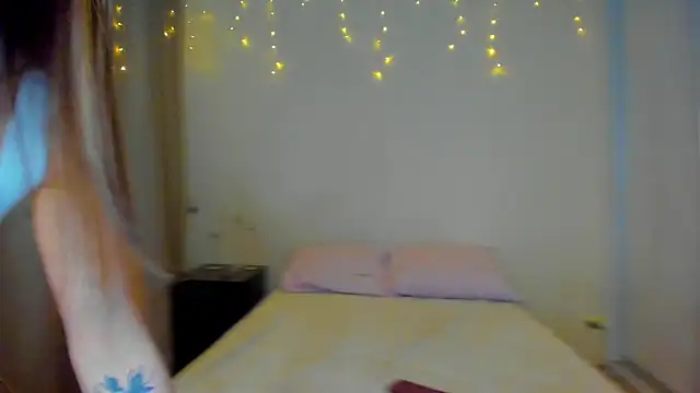 Snapshot of Bella_Foryou chatting on 01.11.25 Bella Foryou online show from 01.11.25