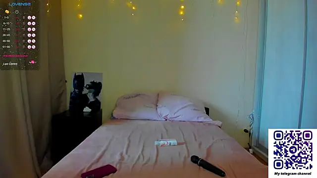 Snapshot of Bella_Foryou chatting on 03.05.25 Bella Foryou online show from 03.05.25