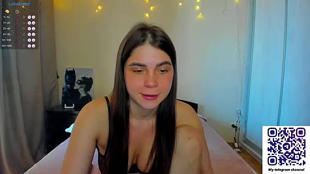 Snapshot of Bella_Foryou chatting on 03.15.25 Bella Foryou online show from 03.15.25
