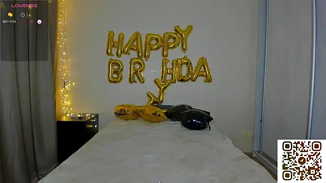 Snapshot of Bella_Foryou chatting on 10.12.25 Bella Foryou online show from 10.12.25