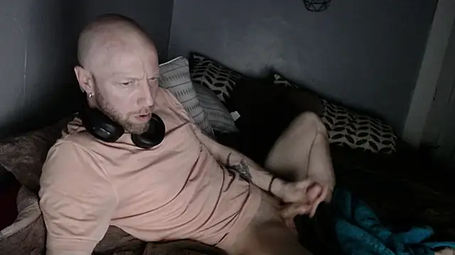 MaxRouger online show from 03.13.25