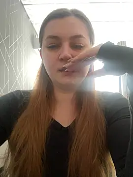 Snapshot of CandyShoopp chatting on 12.19.24 CandyShoopp online show from 12.19.24