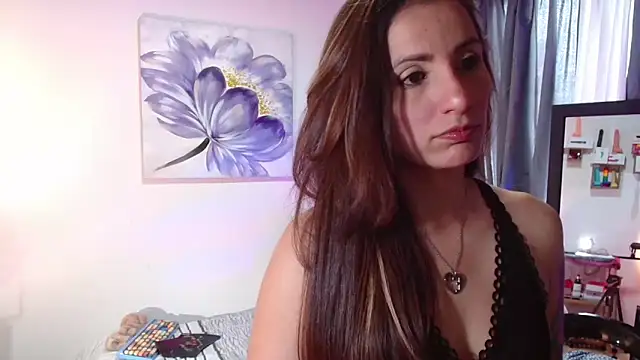 vanessabrown  online show from 01.04.25