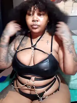 Snapshot of PearlSexxy69 chatting on 02.24.25 PearlSexxy69 online show from 02.24.25