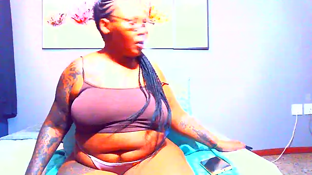 Snapshot of PearlSexxy69 chatting on 02.28.25 PearlSexxy69 online show from 02.28.25