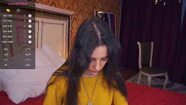 Holla Molly online show from 01.23.25