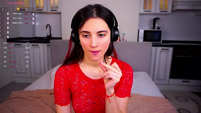 Holla Molly online show from 02.23.25