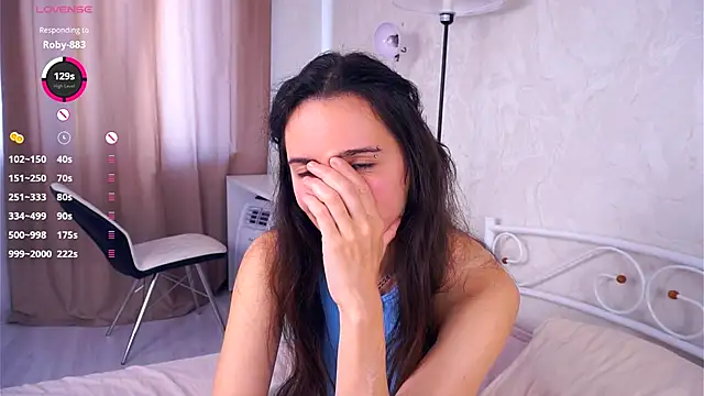 Holla Molly online show from 09.13.25