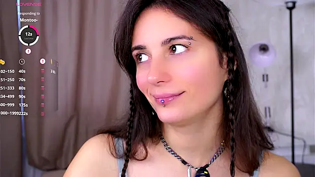 Holla Molly online show from 10.14.25