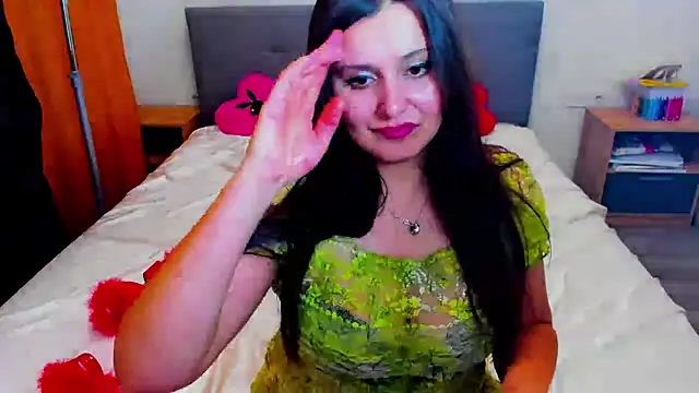 Snapshot of pinupmod chatting on 01.01.25 pinupmod online show from 01.01.25