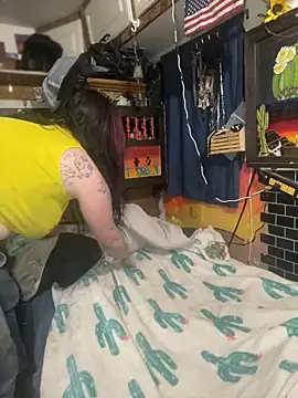 Snapshot of 1-800-FUCKYOU chatting on 01.19.25 1-800-FUCKYOU online show from 01.19.25