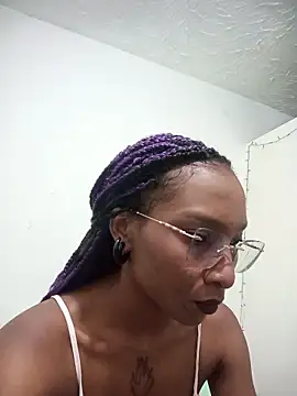 Snapshot of Majo_Smith25 chatting on 11.14.25 Majo Smith25 online show from 11.14.25