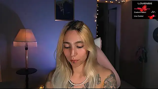 Snapshot of Saucy_Jenn chatting on 02.02.25 Saucy Jenn online show from 02.02.25