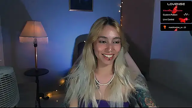 Snapshot of Saucy_Jenn chatting on 02.02.25 Saucy Jenn online show from 02.02.25