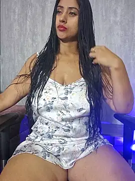 Valentinne z online show from 10.17.25