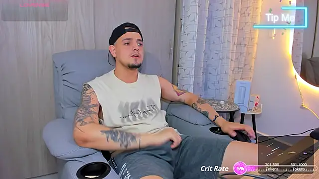Snapshot of alejandro_calderon1 chatting on 09.29.25 alejandro calderon1 online show from 09.29.25