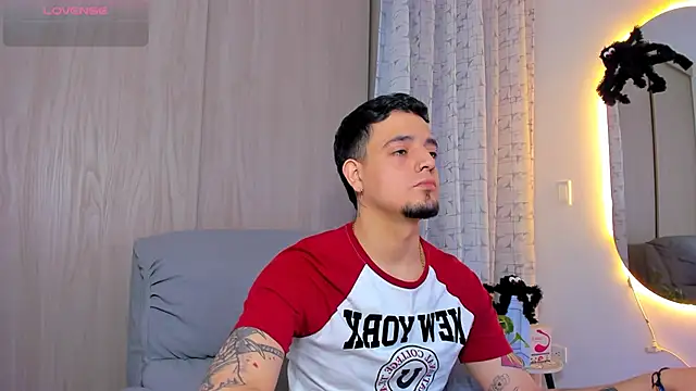 Snapshot of alejandro_calderon1 chatting on 10.14.25 alejandro calderon1 online show from 10.14.25
