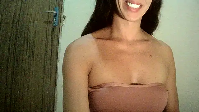 Snapshot of AlexiaDuucan chatting on 01.11.25 AlexiaDuucan online show from 01.11.25