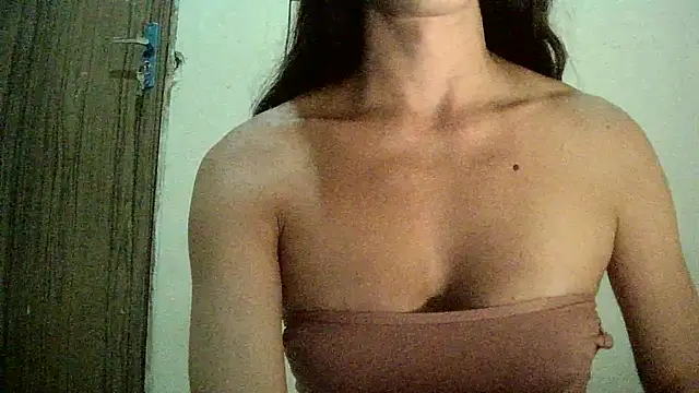 Snapshot of AlexiaDuucan chatting on 01.12.25 AlexiaDuucan online show from 01.12.25