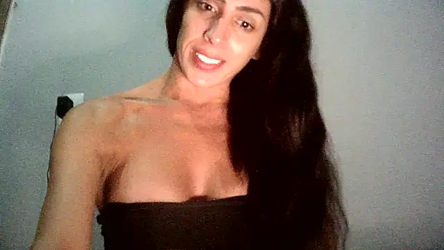 Snapshot of AlexiaDuucan chatting on 01.18.25 AlexiaDuucan online show from 01.18.25